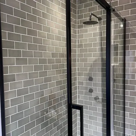 No 6 - Luxury Dog Friendly House Tatil Evi *