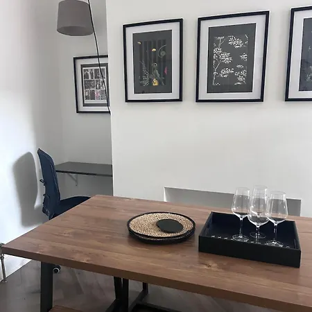 No 6 - Luxury Dog Friendly House Prázdninový dům