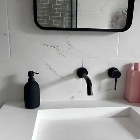 Prázdninový dům No 6 - Luxury Dog Friendly House